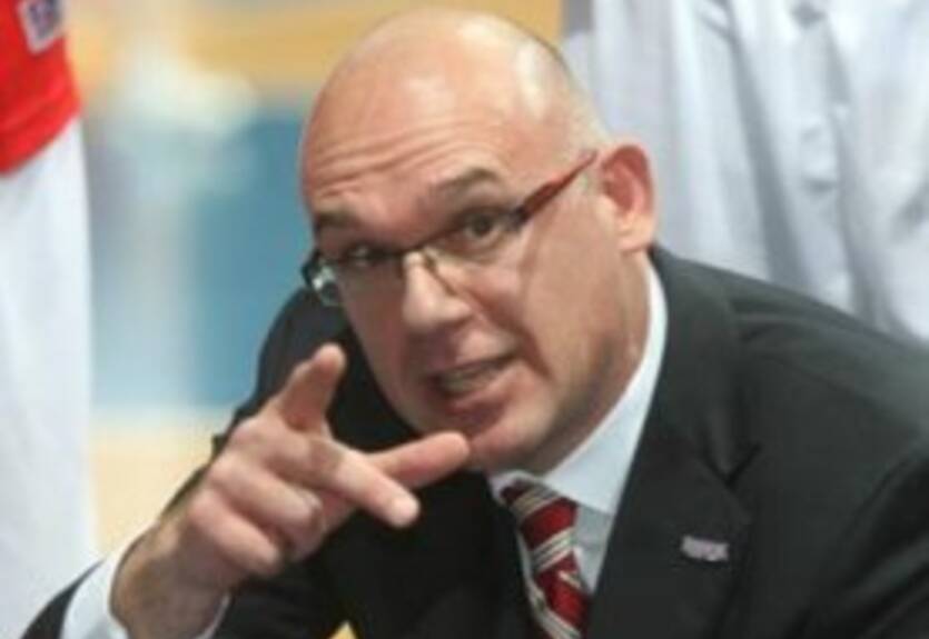 Валенсия таки рассталась с тренером