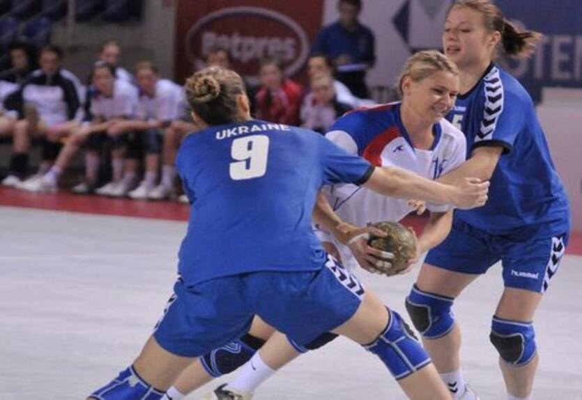 Гандболистки молодежной сборной Украины проигрывают в Словакии