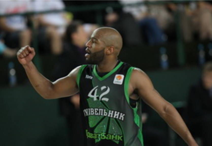 Эль-Амин: "В НБА у меня не сложилось"