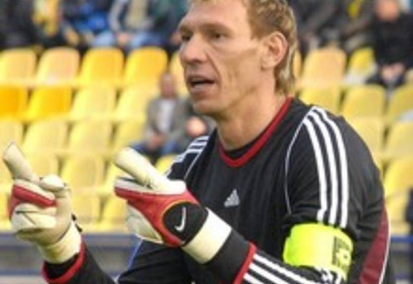 Шуховцев продлил контракт с Зарей