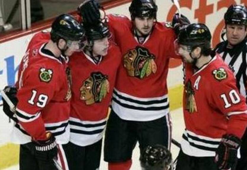 НХЛ. Чикаго сравнивает счет в серии с Ванкувером