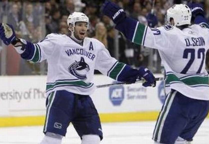 НХЛ. Ванкувер выходит в следующий раунд