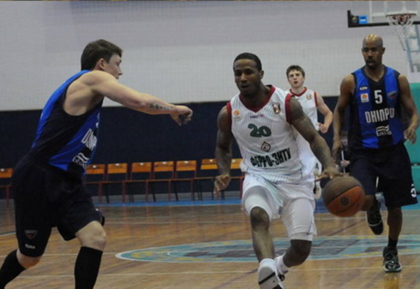 Суперлига. Ферро вновь бьет Днепр