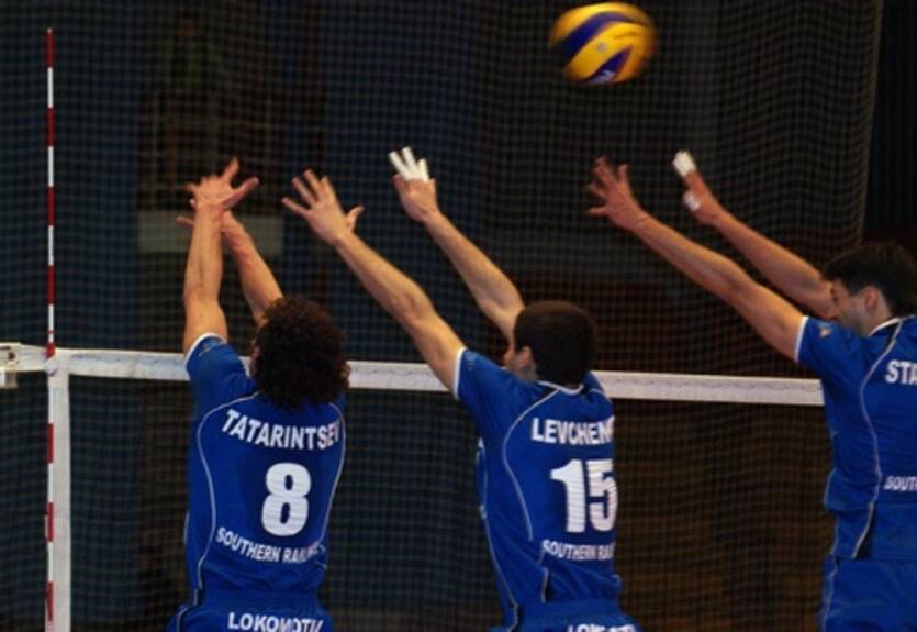 Волейбол. Мужская Суперлига: Локомотив впереди