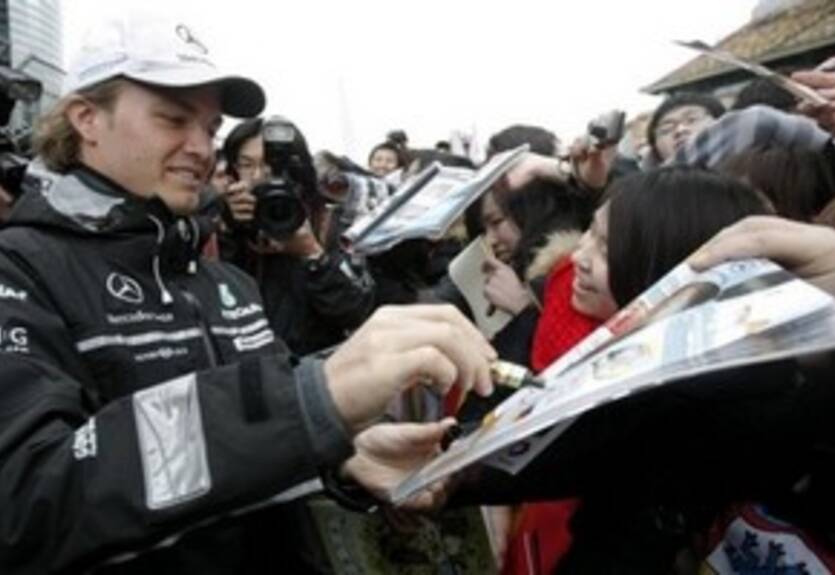 Росберг: "Рад, что удалось опередить Михаэля"