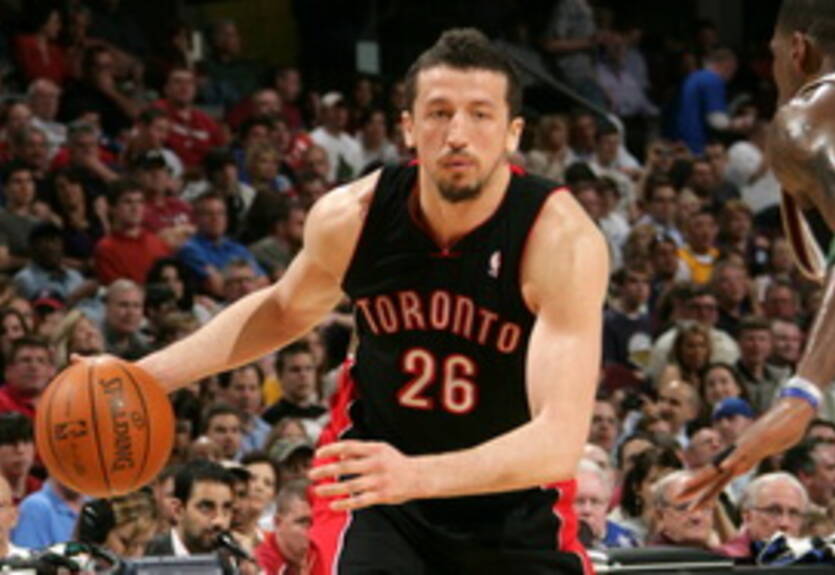 Туркоглу придется носить маску