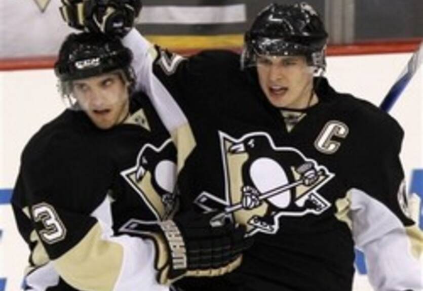 Юбилейный гол Кросби записали на Герина