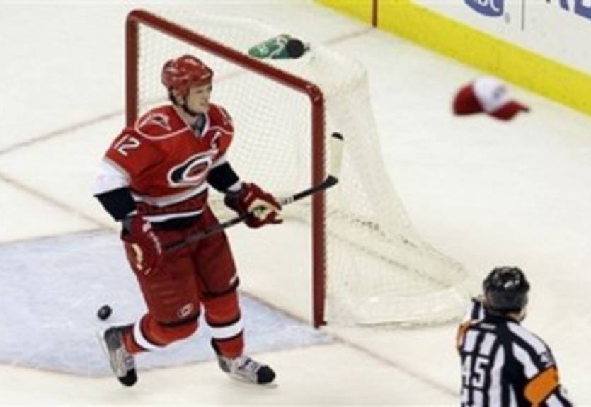 Эрик Стаал признан первой звездой дня НХЛ