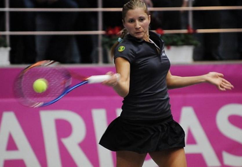 А. Бондаренко уступает третий сет под ноль