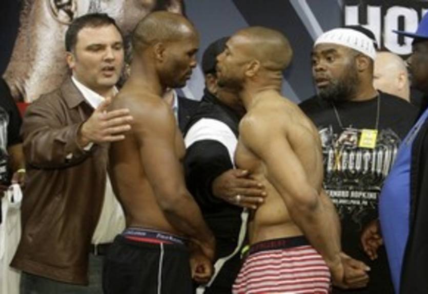 Хопкинс: "Тренеру Джонса придется останавливать бой"