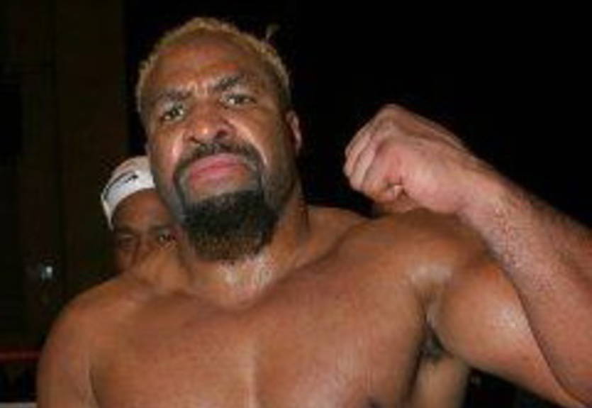 Бриггс проведет бой 13 апреля