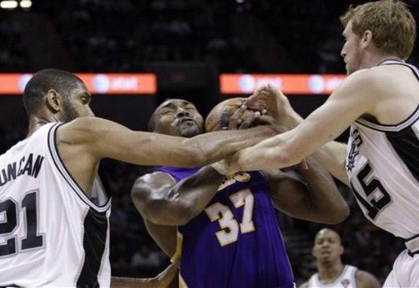 Потрясающий Джош Смит, две разные половины в Сан Антонио