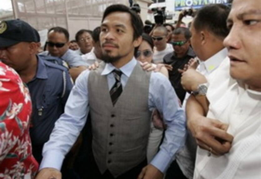 Советник: "Мэнни не завершит карьеру, пока не встретится с Мейвезером"