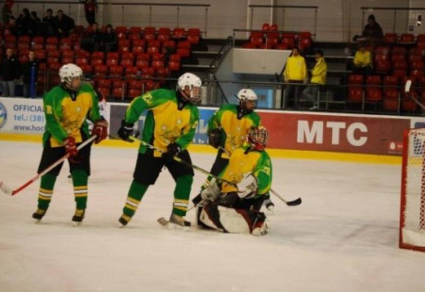 Чемпионат мира U-18 II B: Голландия и Словения одержали победы