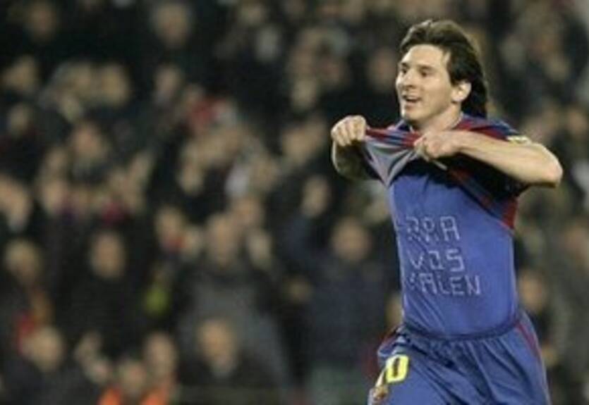 Лапорта: &quot;Месси - лучший игрок в истории Барселоны&quot;