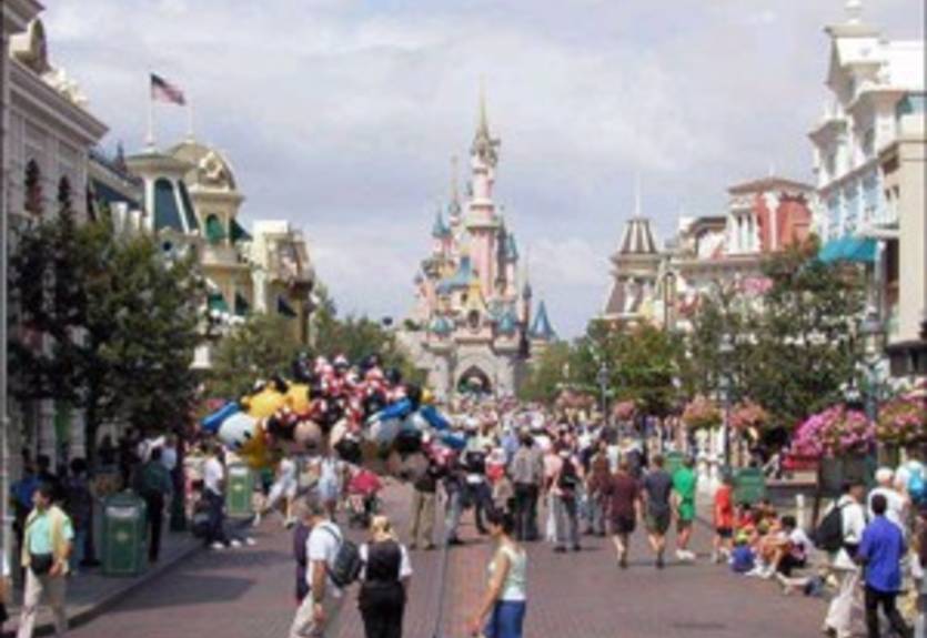 Ролан Гаррос - в Диснейлэнд?