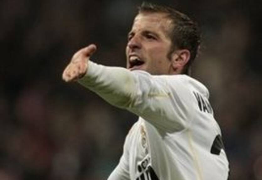 Ван дер Ваарт признался в игре рукой