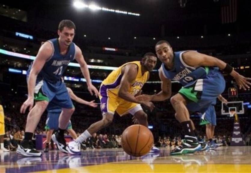 Победные броски Джонсона и Роя, два овертайма в Сакраменто