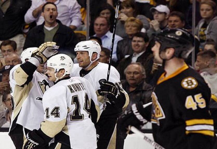 НХЛ. Гол Поникаровского, передача Федотенко