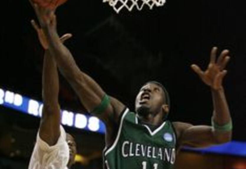 Сан Антонио подписывает защитника из D-лиги