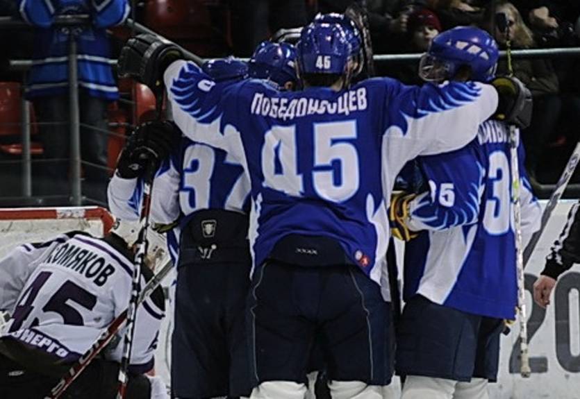 Сокол вырывает серию у Химволокно