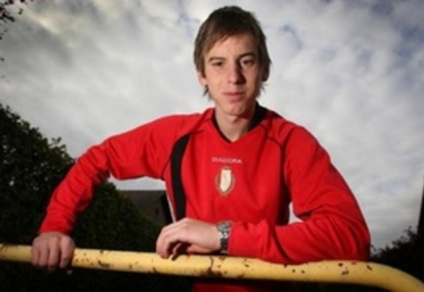 МЮ собирается купить защитника Стандарда