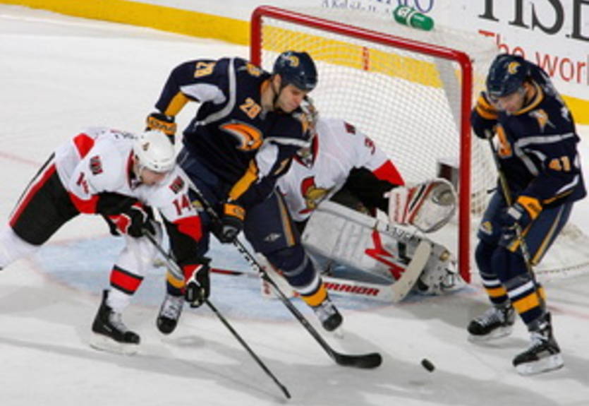 Форвард Баффало выбыл минимум на неделю