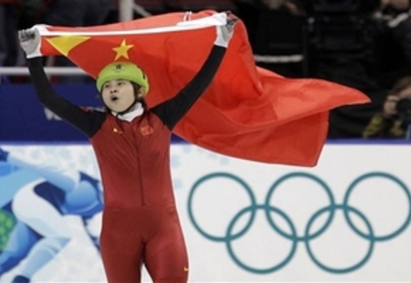 Шорт-трек. Женщины. Ван Мен выигрывает 500-метровку