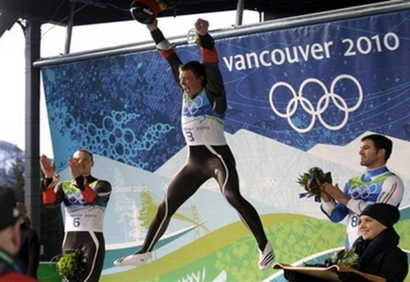 Сани. Лох сместил Цоггелера