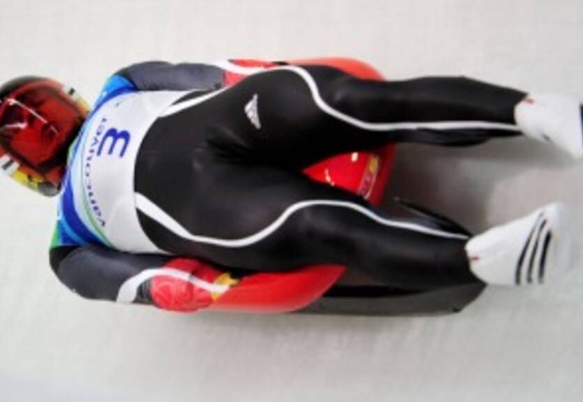 Немцы удерживают лидерство в санном спорте