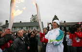 Олимпийский факел прибыл в Ванкувер