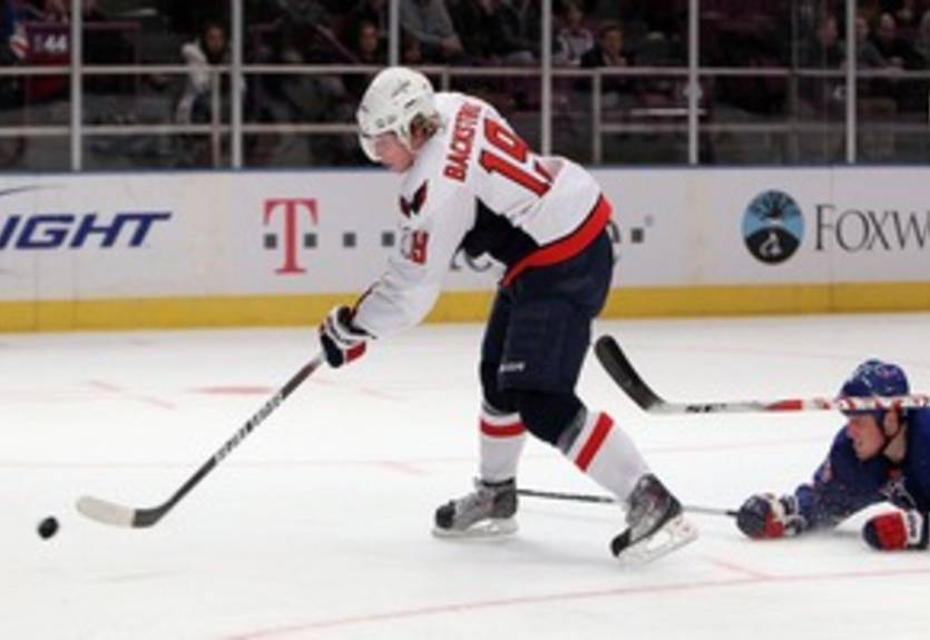 Бэкстрем признан первой звездой дня НХЛ