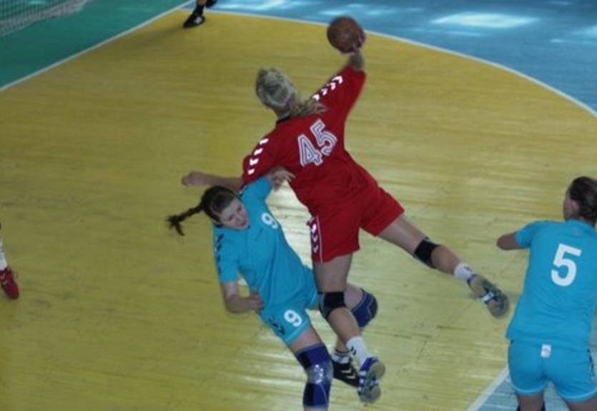 Смарт и Налоговый университет сыграли между собой и отправляются на Пиренеи