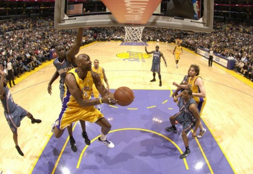 Тяжелые победы Лейкерс и Бостона