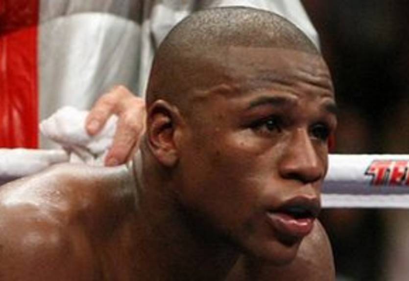 Мейвезер не торопится подписывать контракт на бой с Мосли