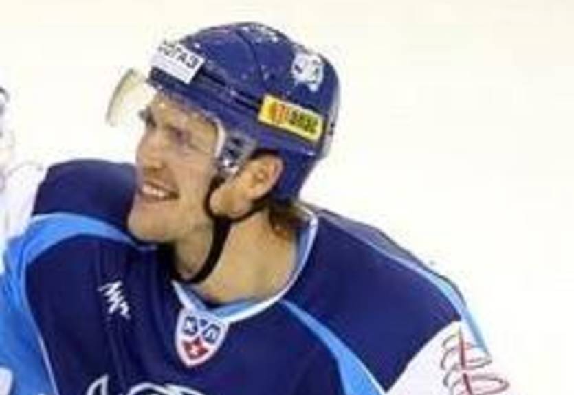 Модо претендует на двух хоккеистов из КХЛ