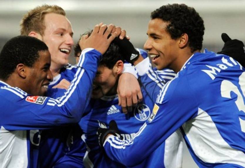 Бундеслига. Обзор матчей субботы (30.01.10)