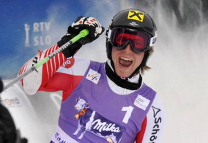 Горные лыжи. Хиршер лучший в гигантском слаломе