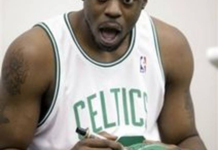 Гидденс возвращается в Бостон