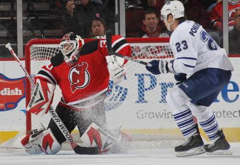 НХЛ. Очки Поникаровского и день домашних побед