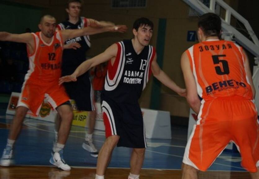 Высшая лига. Мавпы побеждают в матчах круга