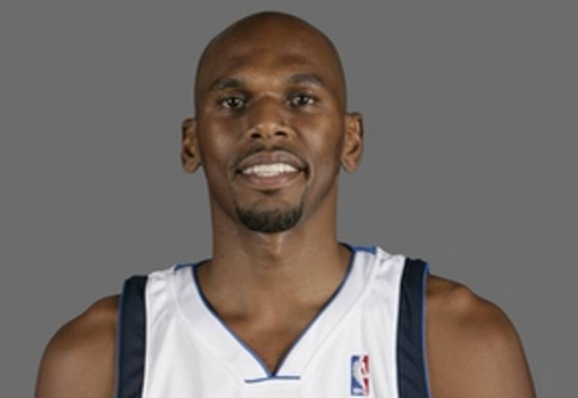 Стэкхаус остается в НБА