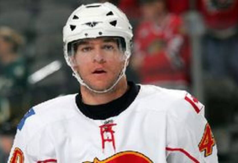 Нападающий Тампы сыграл 700-й матч в НХЛ