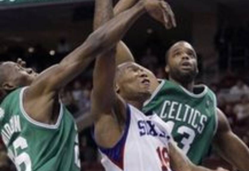 Бостон отказался от защитника