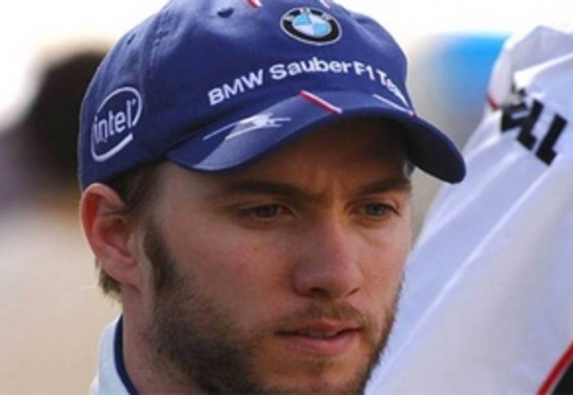 Хайдфельд может стать резервным пилотом Мерседеса