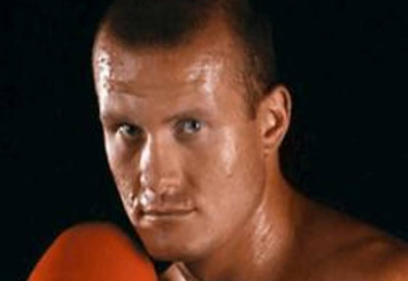 Узелков выйдет на ринг в феврале