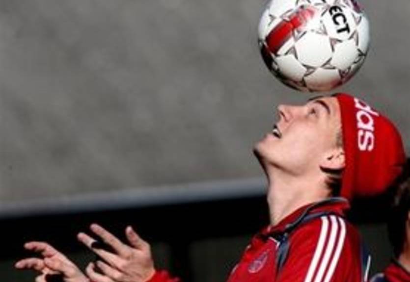 Арсенал: еще три недели без Бендтнера