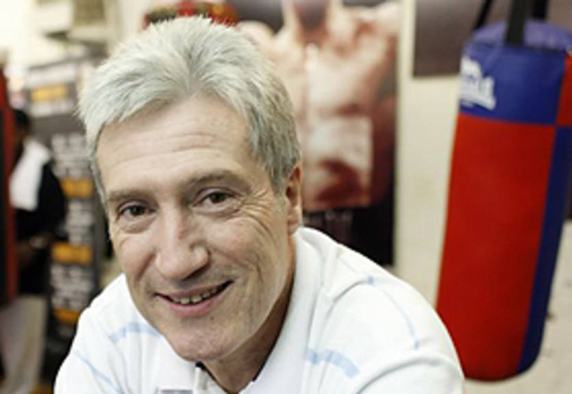 Отец Хаттона: "Паккьяо нужно подать в суд"