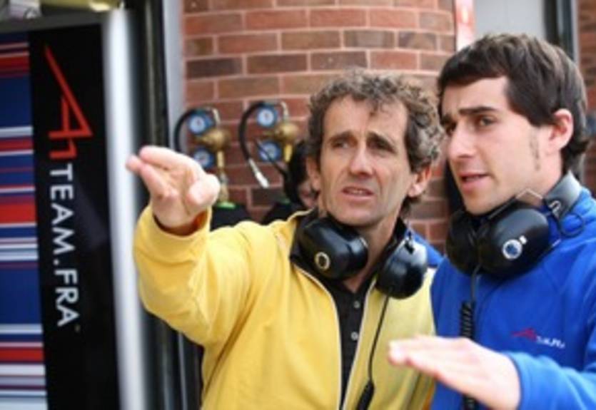 Сын Проста может стать резервным пилотом Рено