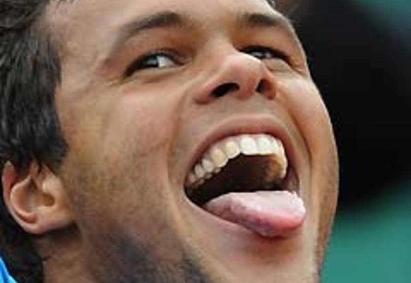 Цонга сменил ракетку